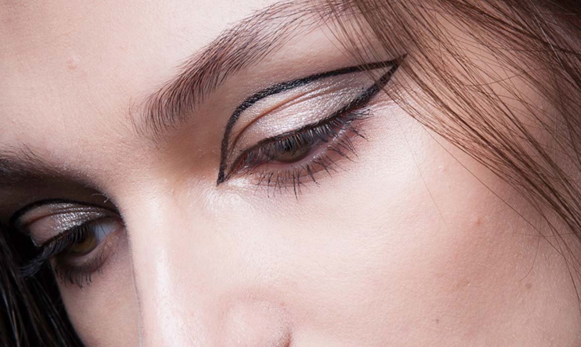 El ojo de Horus es un doble eyeliner diferente. Llévalo a tu terreno con el delineador Perfect Slim de L’Oréal Paris.